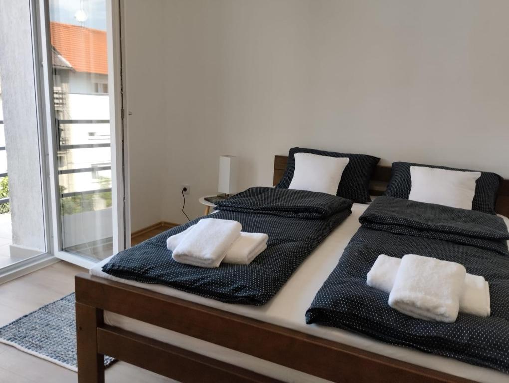 Apartman Zagreb , with balcony and FREE parking - 8