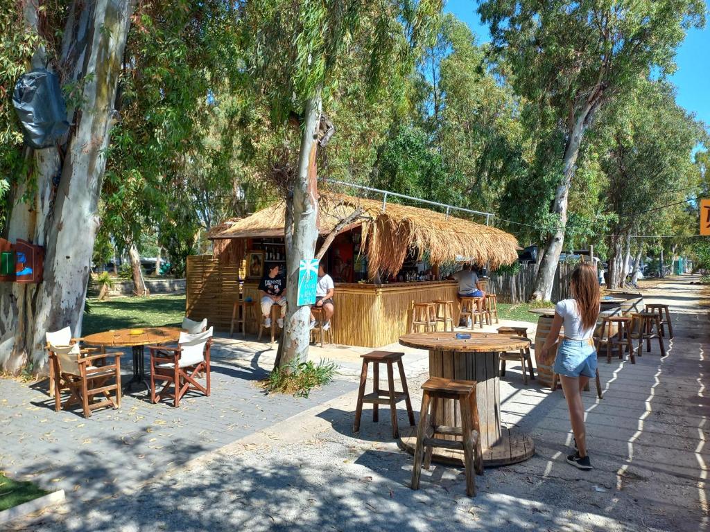 Reštaurácia alebo iné gastronomické zariadenie v ubytovaní Elysion point Apartment