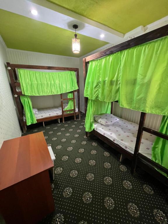 Postel nebo postele na pokoji v ubytování Anisa- Hostel