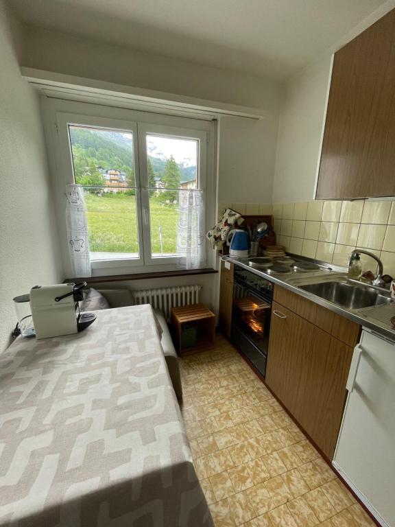 Kuchyň nebo kuchyňský kout v ubytování Ideally located 3.5 rooms flat