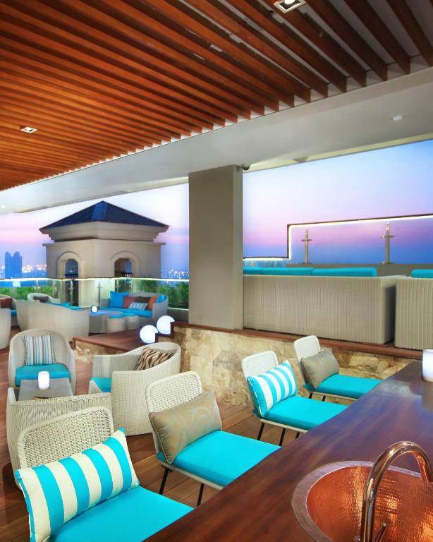 Posezení v ubytování Grand Dafam Ancol Jakarta