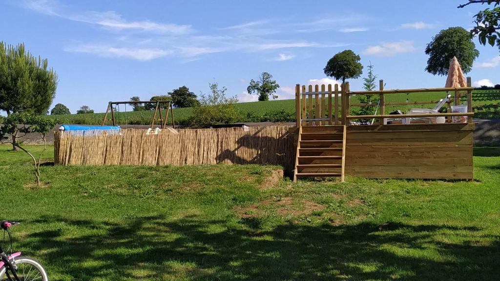 Zahrada ubytování Gite "home" - piscine