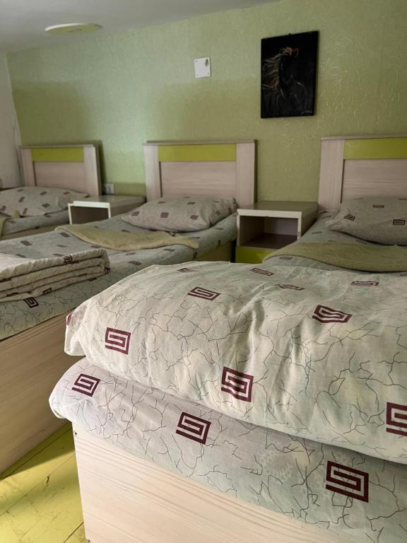 Postel nebo postele na pokoji v ubytování Anisa- Hostel