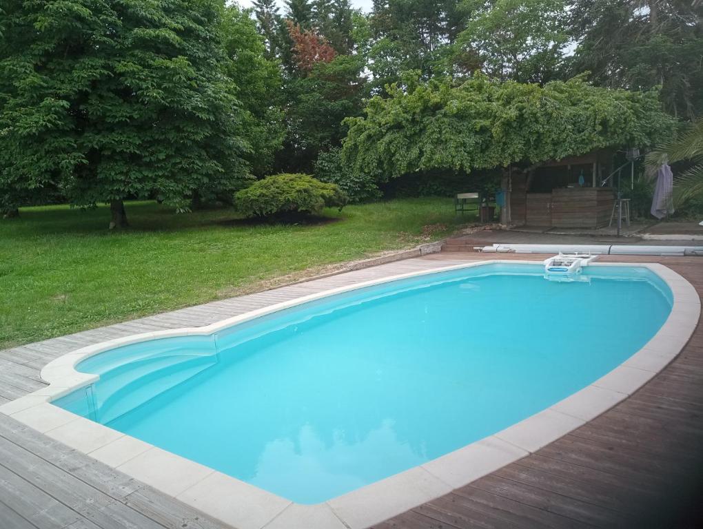 La Canette de Phil - Chambre d'hôtes, Indépendante - Vue sur piscine - Habitación Doble O Gemela Con Vista A La Piscina