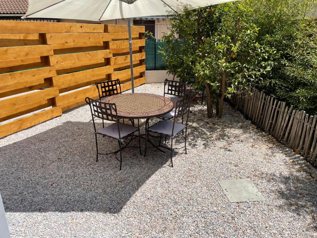 Vonkajšia záhrada v ubytovaní Magnifique appartement T3 tout confort