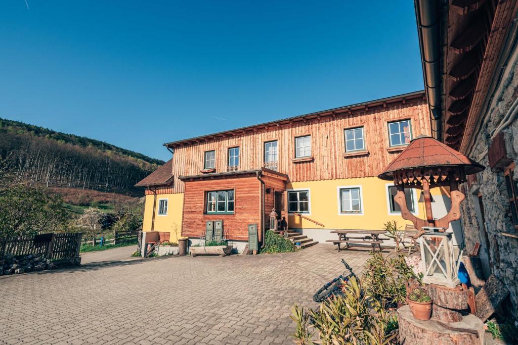 Budova, v ktorej sa apartmán nachádza