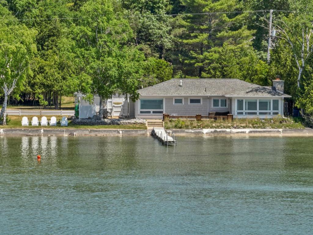 Cloud Nine on Crystal Lake, Beulah (updated prices 2024)