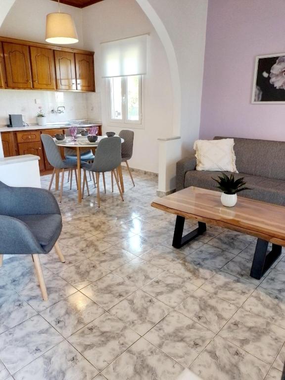 Posezení v ubytování Manolia Apartments