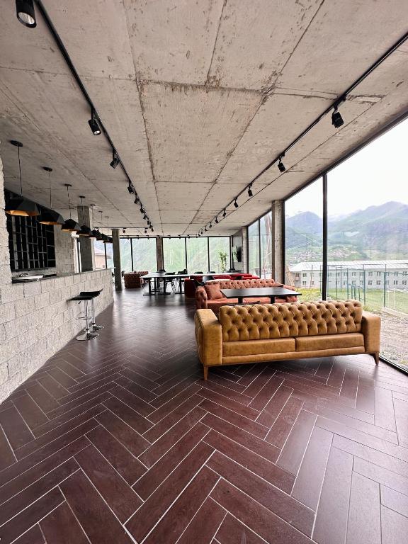 Posezení v ubytování Hotel NOA Kazbegi