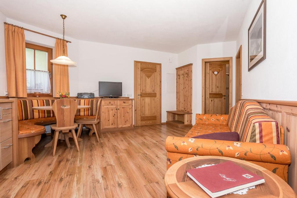 Телевизор и/или развлекательный центр в Leishof