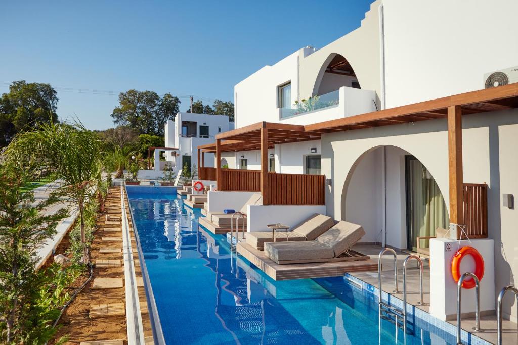Bazén v ubytování Amnissos Residence nebo v jeho okolí