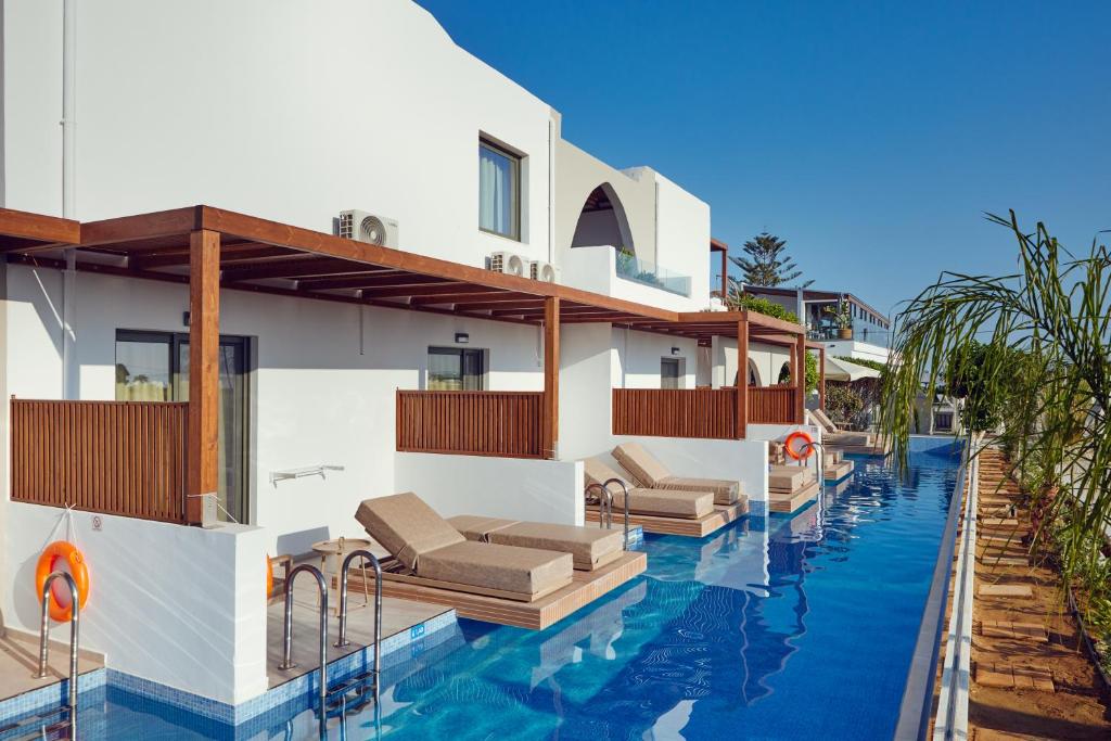 Bazén v ubytování Amnissos Residence nebo v jeho okolí