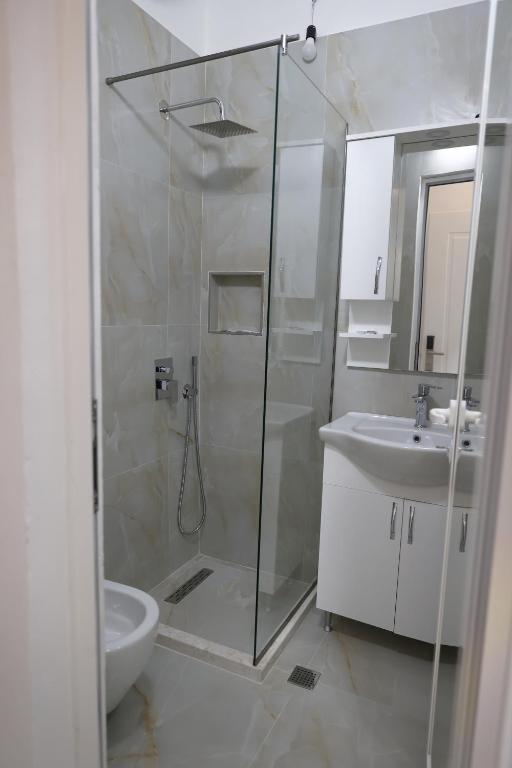 Xhani's Rooms - Image 6