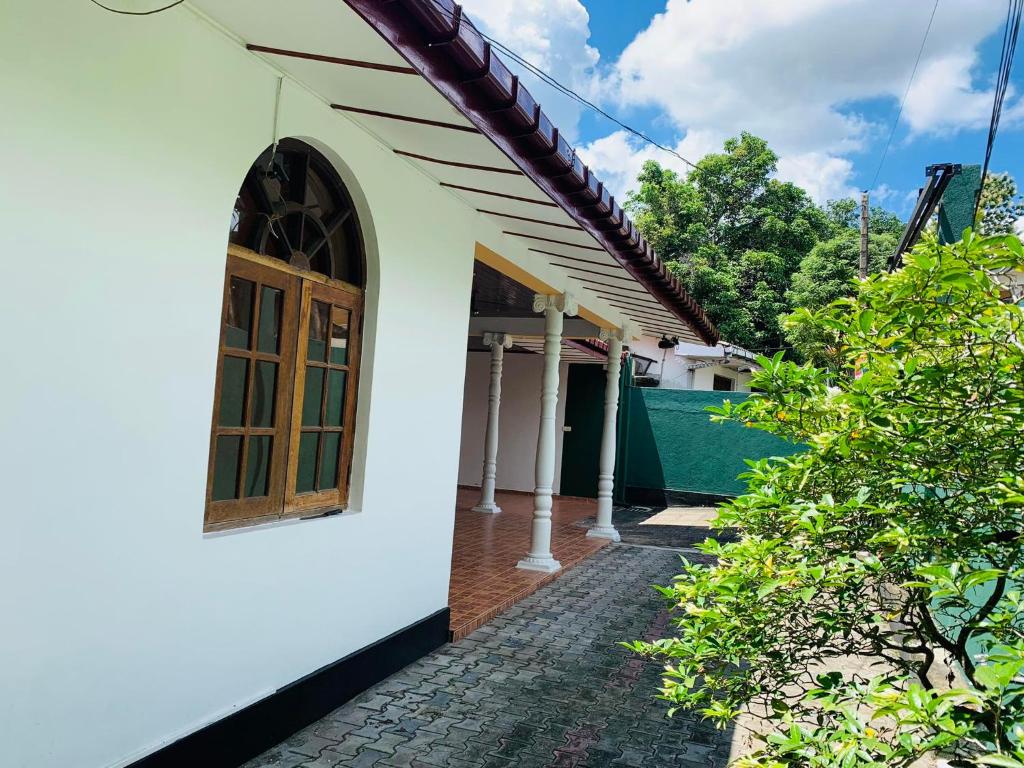 Florence Residence Makola, Kadawatha – Updated 2023 Prices