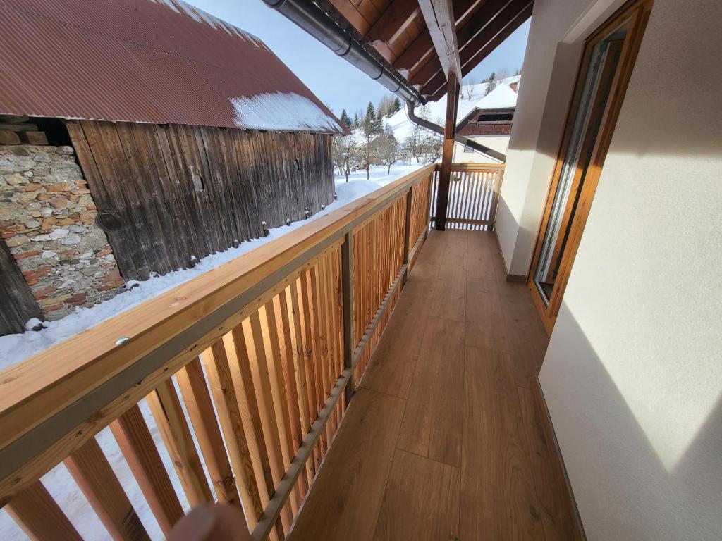 Balkón nebo terasa v ubytování New Apartments Teravila