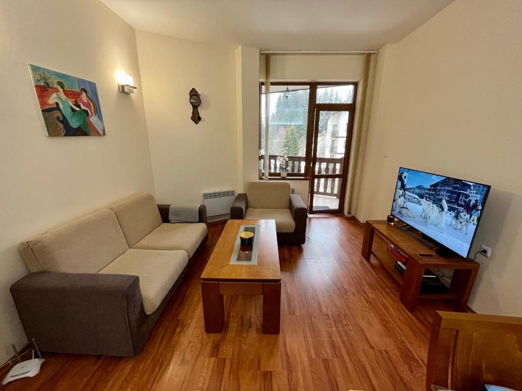 TV a/nebo společenská místnost v ubytování Cedar Heights