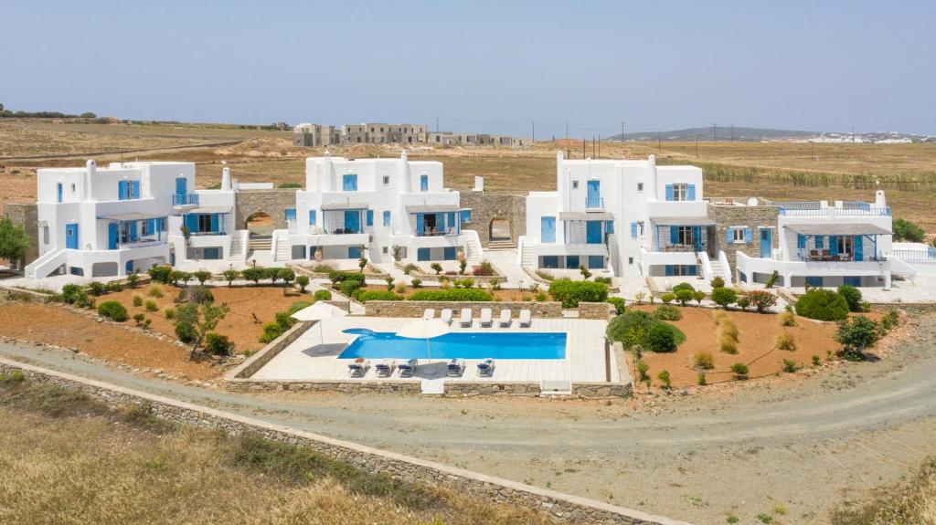 Bazén v ubytování White Cliff 4 - Cycladic Home nebo v jeho okolí