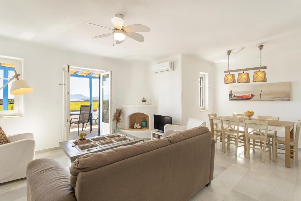 Posezení v ubytování White Cliff 4 - Cycladic Home