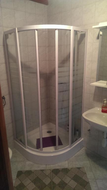 Guest house Jurini Dvori - Habitación Gemela Con Baño Privado