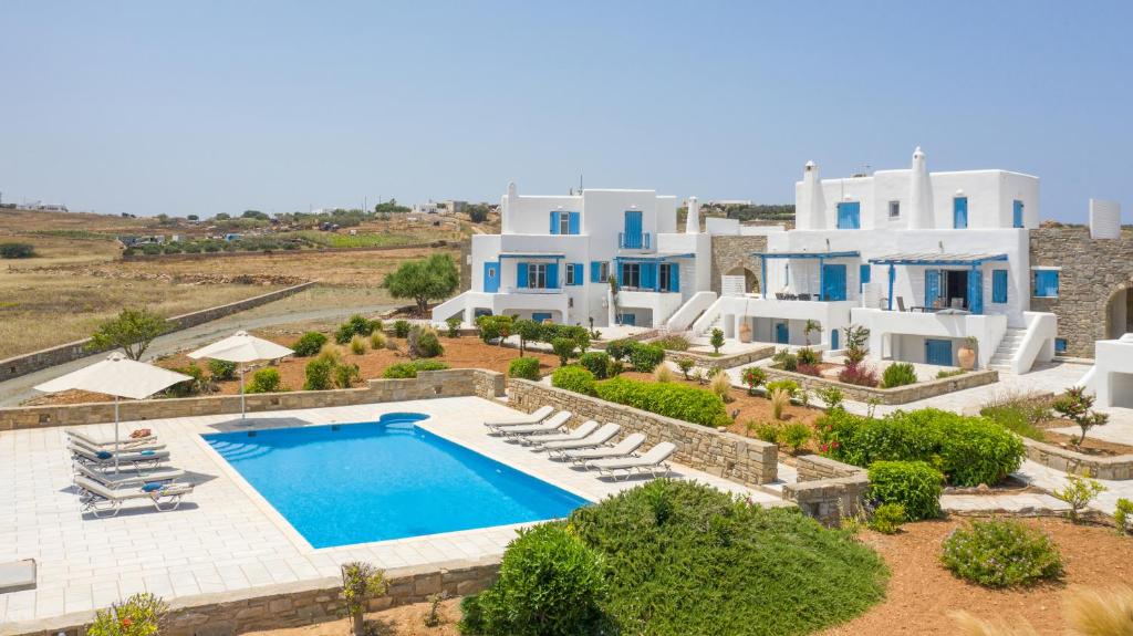 Bazén v ubytování White Cliff 4 - Cycladic Home nebo v jeho okolí