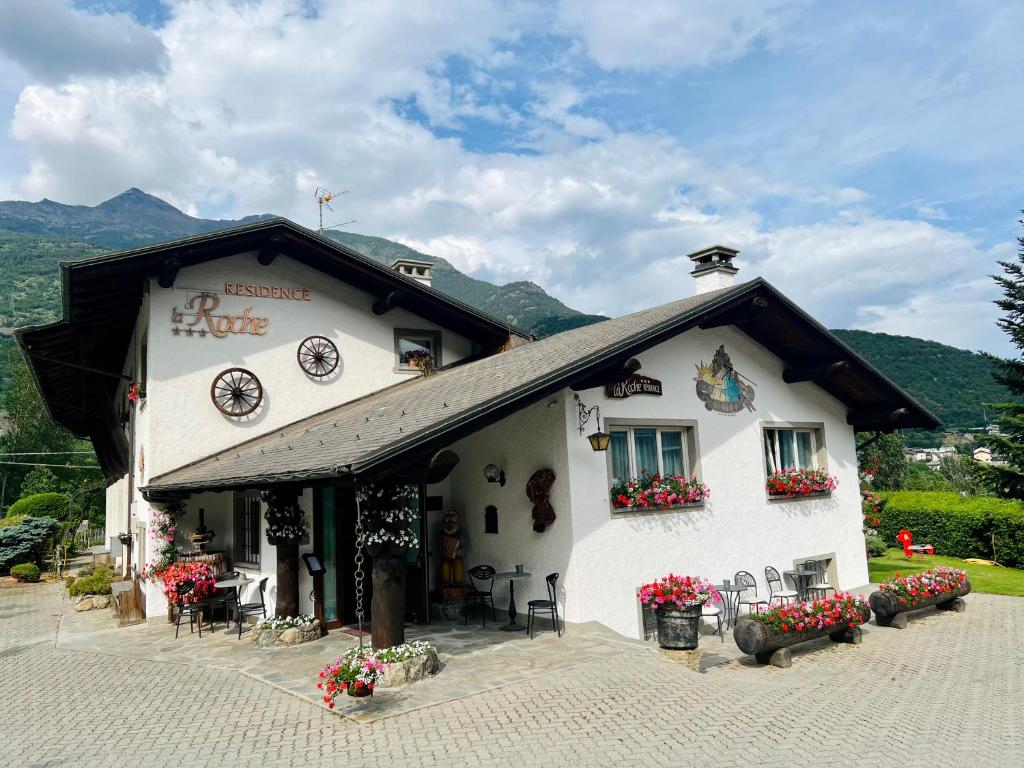 Nespecifikovaný výhled na hory nebo výhled na hory při pohledu z aparthotelu