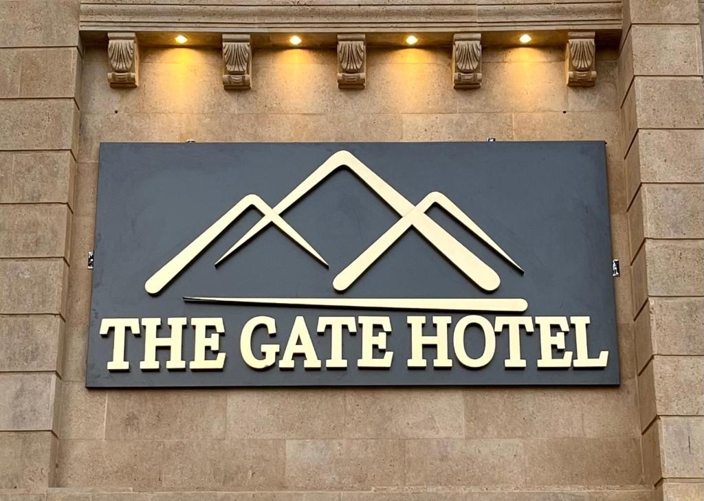 Certifikát, hodnocení, plakát nebo jiný dokument vystavený v ubytování The Gate Hotel Front Pyramids & Sphinx View