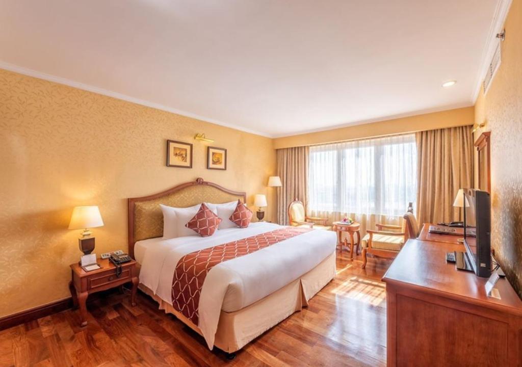 Phòng Senior Deluxe Có Giường Cỡ King Nhìn Ra Thành Phố Hoặc Sông