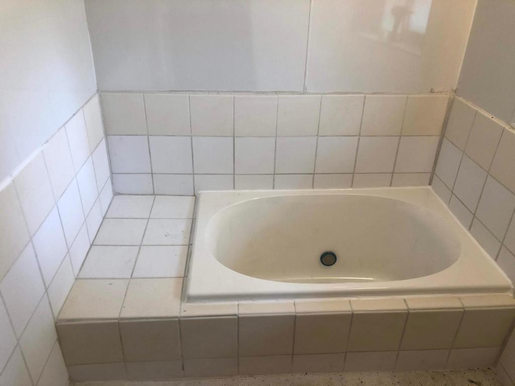 BEACH HOUSE OHAMA - Three-Bedroom Apartment