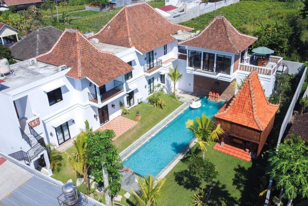 Aashraya by Ubu Luxury – Luxury Villas 3 BR Merapi View