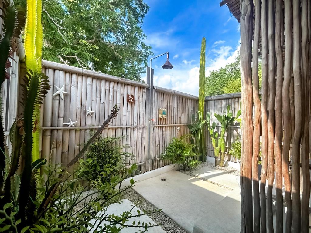 Le Pirate Island - Adults Only - 18