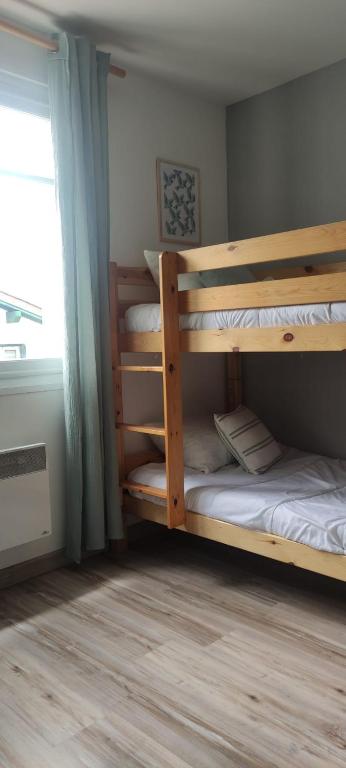 Postel nebo postele na pokoji v ubytování F3 Terrasse & Jardin Font-Romeu