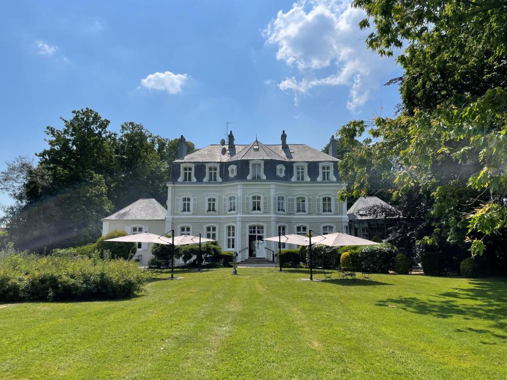 Zahrada ubytování Hôtel Château Cléry