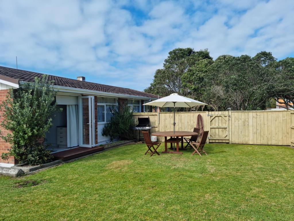 Turf n Surf - Ruakaka Holiday Home - Housity