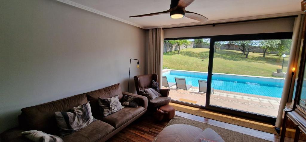 Bazén v ubytování El Pastizal de Gijón con Finca, BBQ, FKK y Piscina Privada - VV-2608-AS nebo v jeho okolí