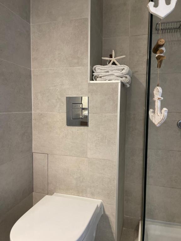 A bathroom at Luxury Central Apartment