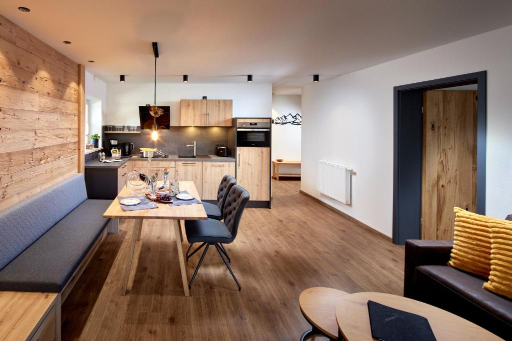 Kuchyň nebo kuchyňský kout v ubytování Maximilian Appartements