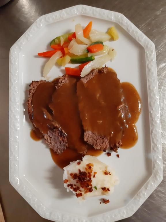 Jídlo v hotelu nebo okolí