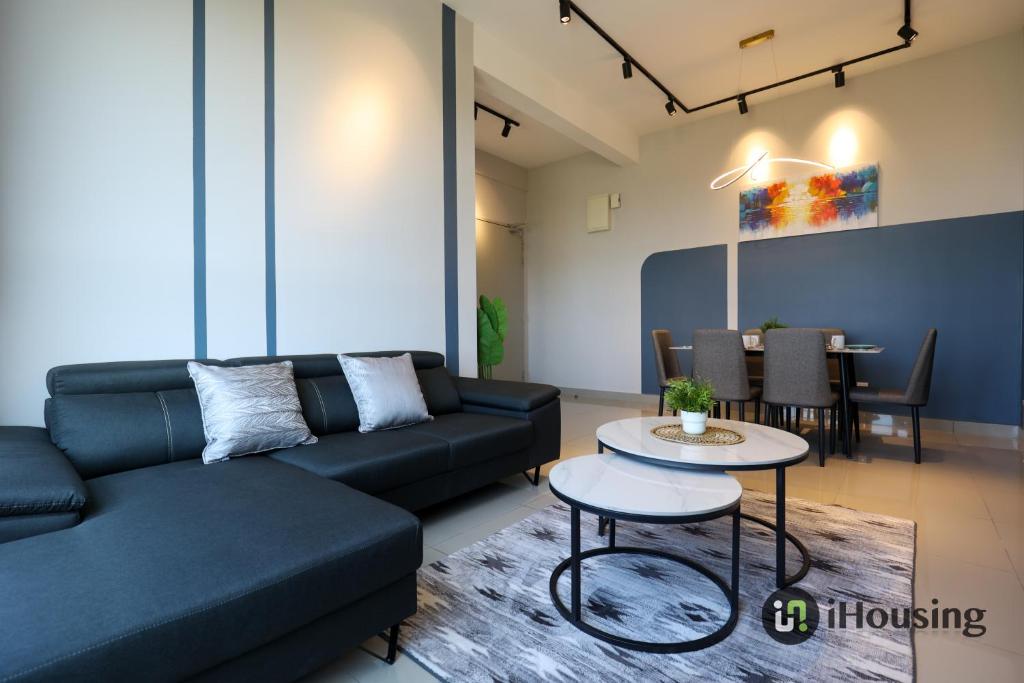 Ruang duduk di Amber Cove Melaka Premium By I Housing
