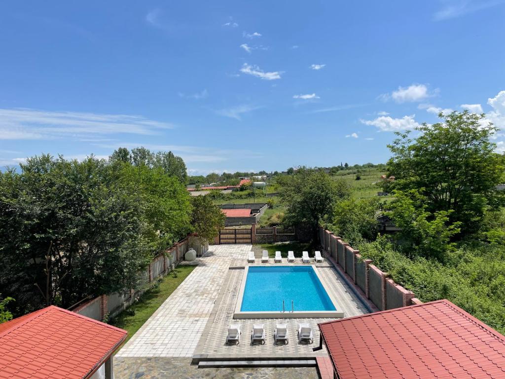 Bazén v ubytování Chateau Orberi nebo v jeho okolí