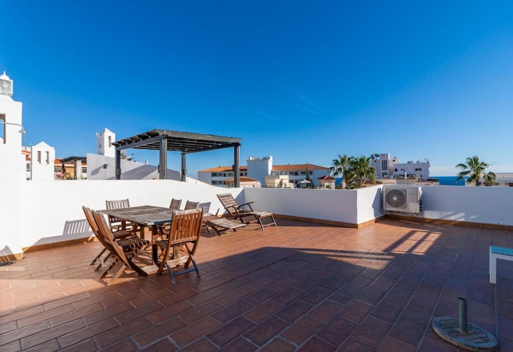 Balkon lub taras w obiekcie Canovas Nerja - Alcazaba Parador, piscina, 2 dorm