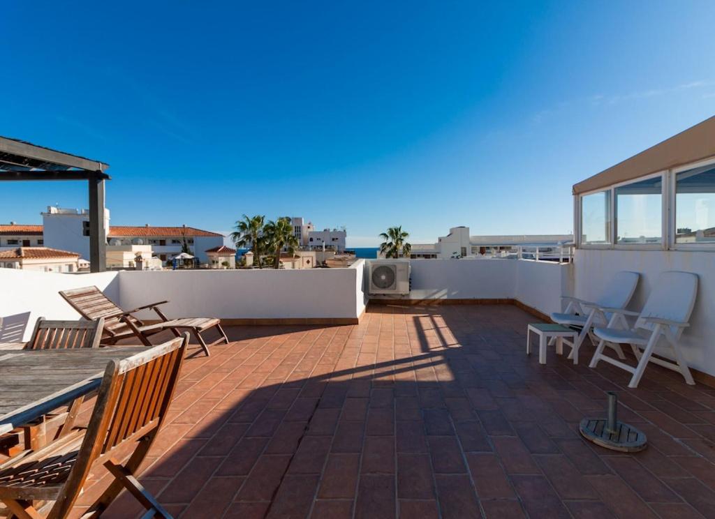 Balkon lub taras w obiekcie Canovas Nerja - Alcazaba Parador, piscina, 2 dorm