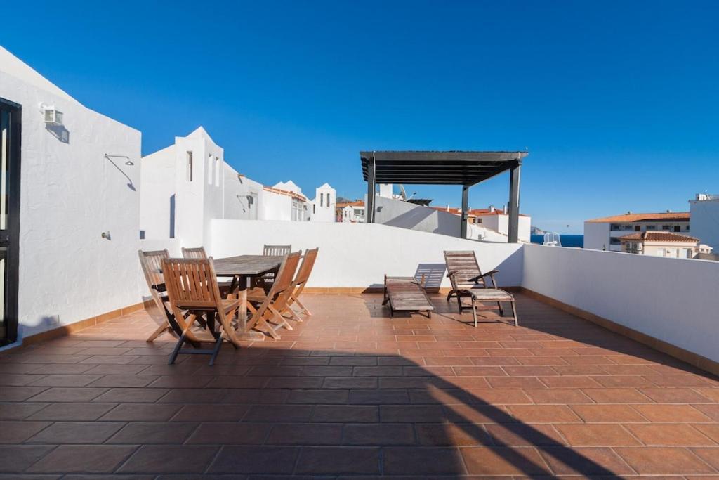 Balkon lub taras w obiekcie Canovas Nerja - Alcazaba Parador, piscina, 2 dorm