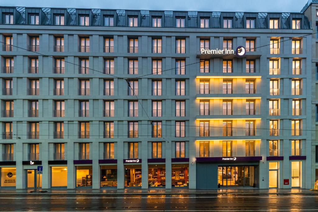 Premier Inn Leipzig City Oper - Resim 6