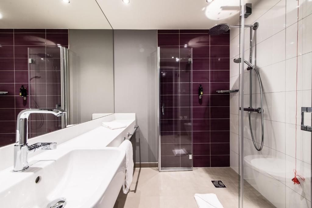 Premier Inn Leipzig City Oper - Double Room - Disability Access