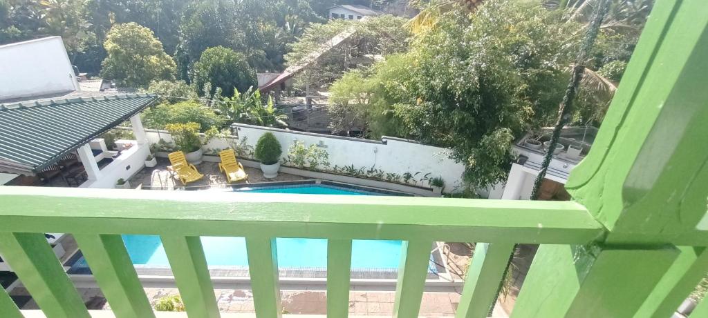 Bazén v ubytování Kaya Residence Kandy nebo v jeho okolí