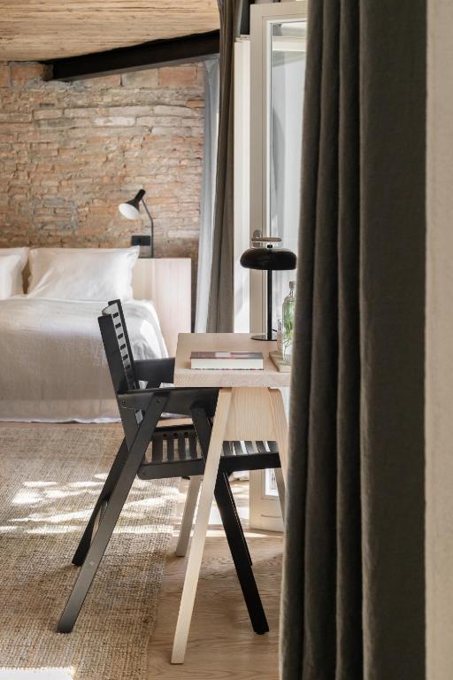 Posezení v ubytování April1550 Boutique Hotel