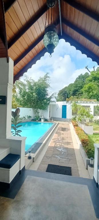 Bazén v ubytování Kaya Residence Kandy nebo v jeho okolí