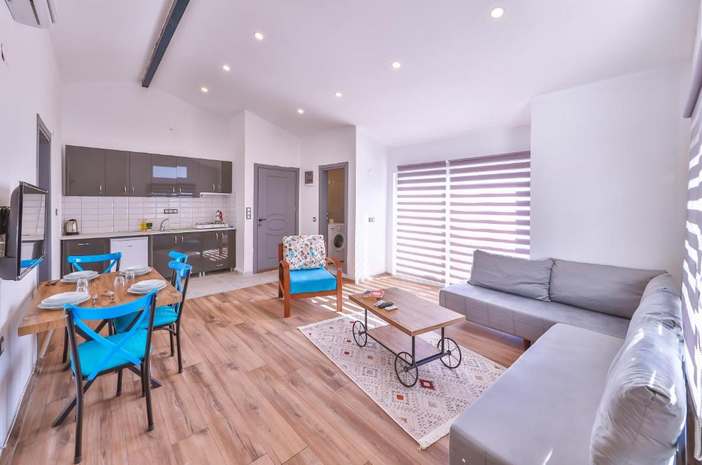A seating area at 3 House Apart
