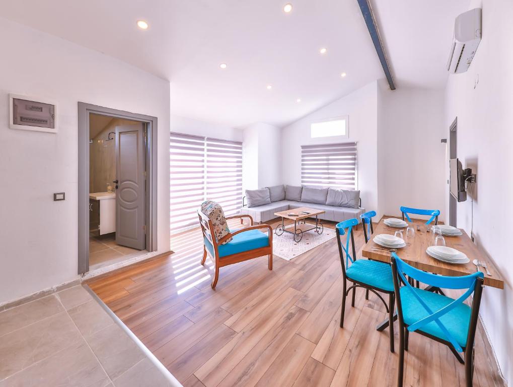 A seating area at 3 House Apart