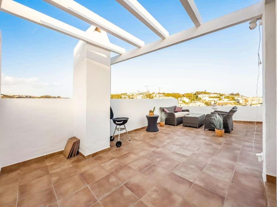 Balkón alebo terasa v ubytovaní 97-Townhouse With Roof Terrace & Views, Marbella